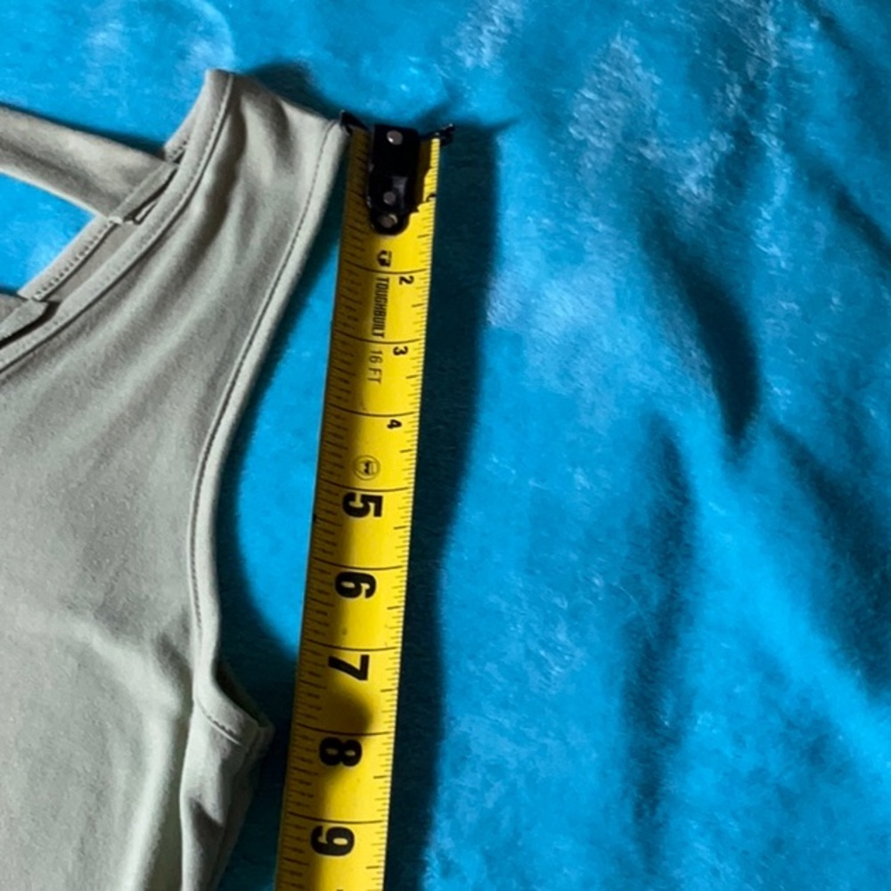 Green Tank Top. - Picture 5 of 9
